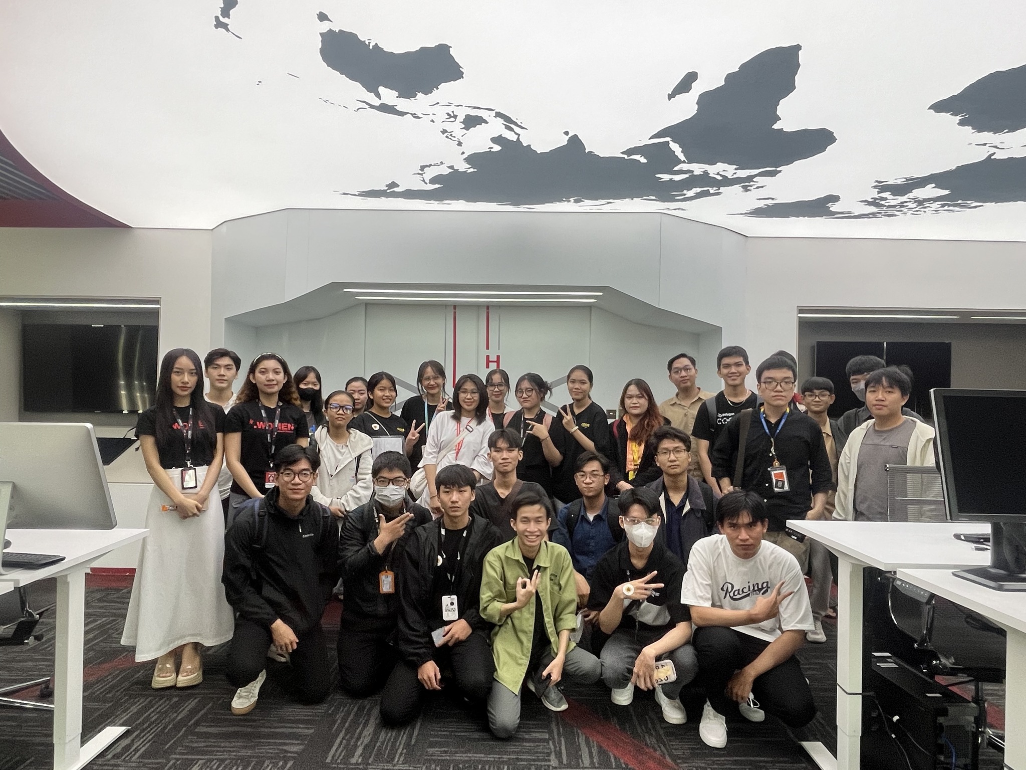 Company tour Hitachi VanTara Việt Nam